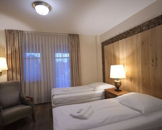 Gästehaus Bavaria - Regensburg - Bedroom