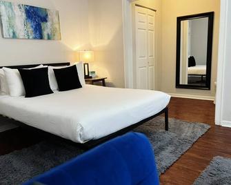 Sunlit Studio with City Charm - Chicago - Bedroom