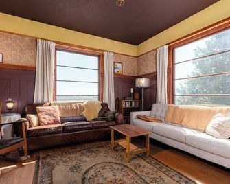 Old Timers' Farm & Ranch - 60 Acres with Expansive Views, Brand New Listing! - Bow - Living room