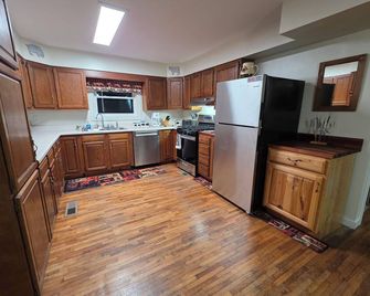 Private 3-bedroom farmhouse in Rural Roseau - Roseau - Кухня