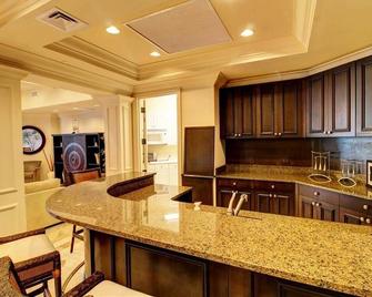 Luxury Waterfront Loft Condo - Fort Myers