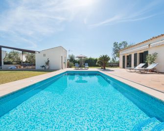 사 핀카 - 빌라 위드 프라이빗 풀 인 무로 - 무로 - 수영장