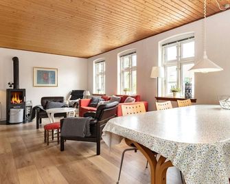 6 Person Holiday Home in Marstal - Marstal - Comedor