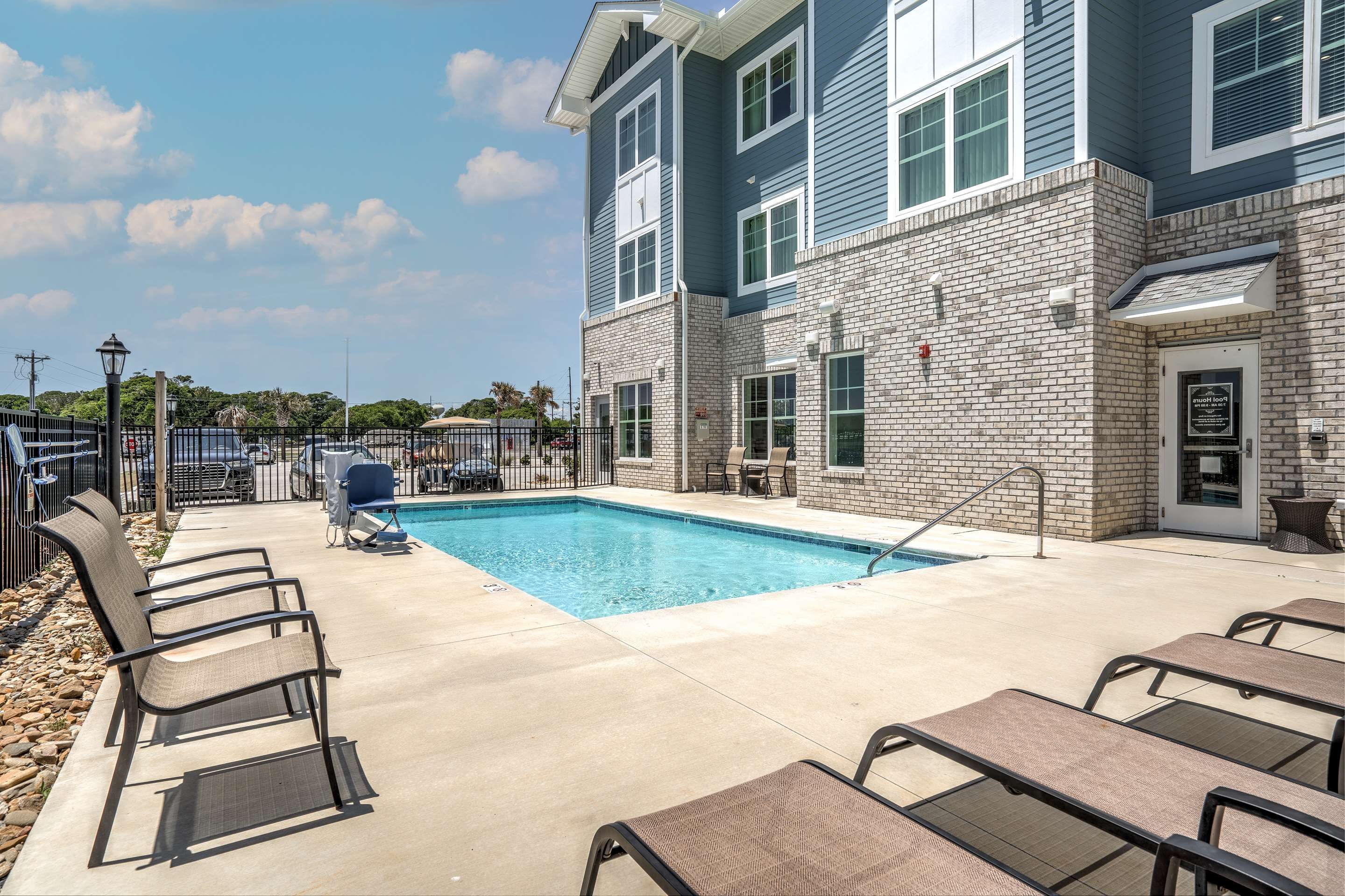 Lighthouse Suites, BW Signature Collection