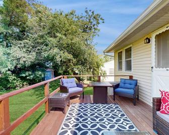 Gloucester Getaway - Gloucester - Balcony