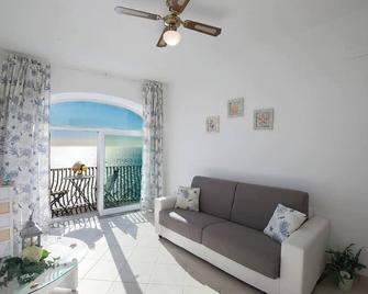Mario's house - Praiano - Living room