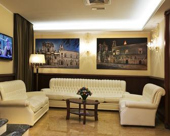 Hotel Rojan - Sulmona - Sala de estar