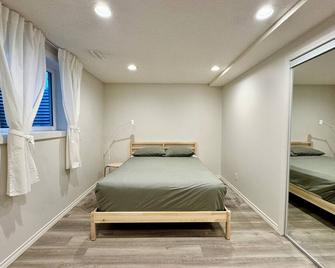 Rocky Mountains Respite - 12 minutes from YYC airport - Calgary - Habitación