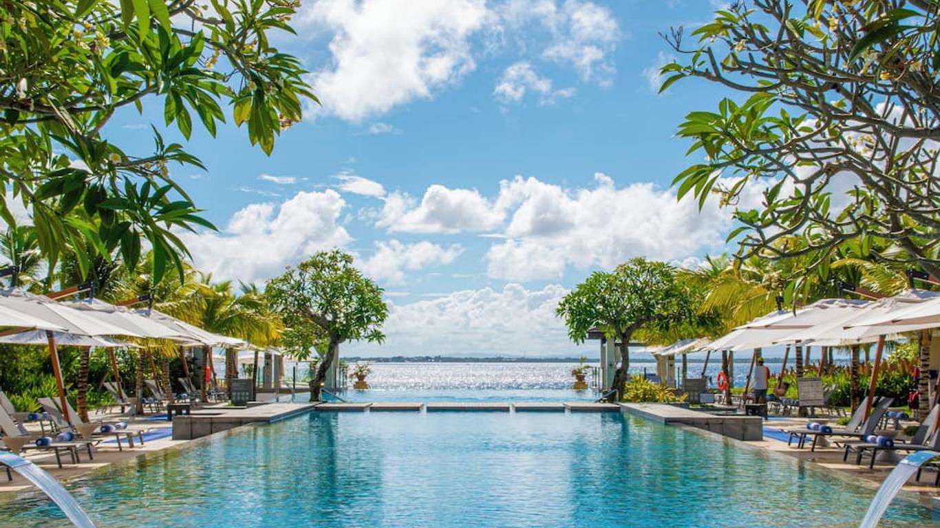 Crimson Resort and Spa Mactan