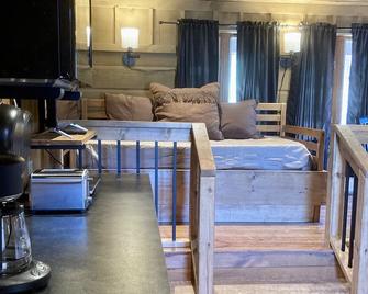 Peaceful Views & Comfort, Within 10 Mi of Mt. Rushmore & Custer State Park. - Hermosa - Habitación