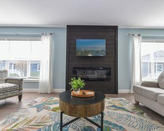 Beautiful home - marina, beach, pools, family fun, pets! - Millsboro - Sala de estar
