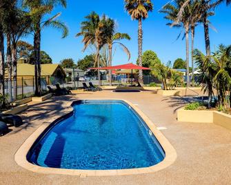Big4 Whiters Holiday Village - Lakes Entrance - Pool