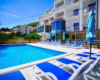 Hotel Bavaria Trogir - Seget Donji - Piscina