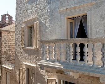Lesic Dimitri Palace - Korčula - Building