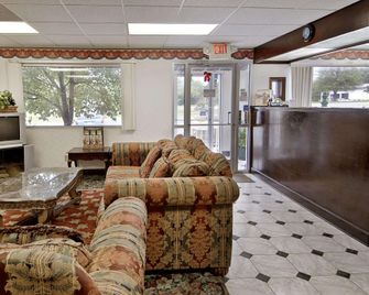 Rodeway Inn Concord - Kannapolis - Concord - Salónek