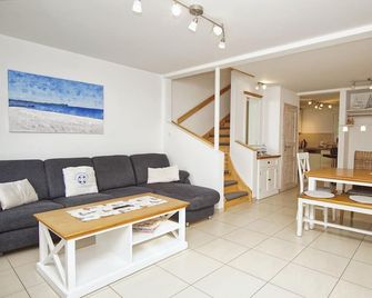 Vacation home close to the beach with terrace and private sauna - Holiday home Cumulus - Juliusruh - Sala de estar