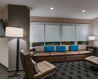 Towneplace Suites By Marriott San Antonio Northwest At The Rim - San Antonio - Living room