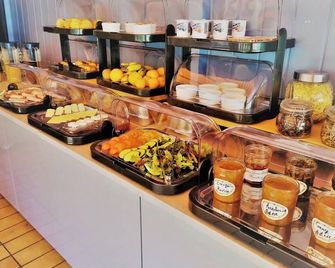 Hotel L'Escapade - Le Lavandou - Buffet