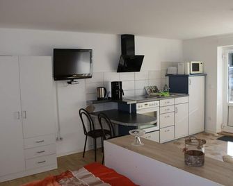 Apartment with separate entrance - Röbel/Müritz - Küche