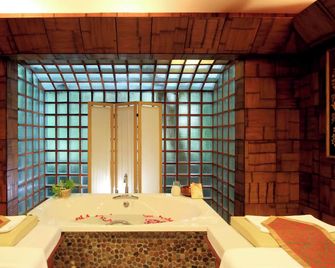 Mom Tri's Villa Royale - Sha Plus - קארון