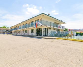 OYO Hotel South Bend - Campus - South Bend - Building