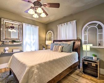 Charming Home in Downtown Nampa with Patio and Yard! - Nampa - Bedroom