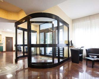 Residence Desenzano - Milano - Ingresso