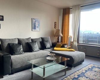 Calm, spacious, sunny apartment with view at the Alps - Scheidegg - Wohnzimmer