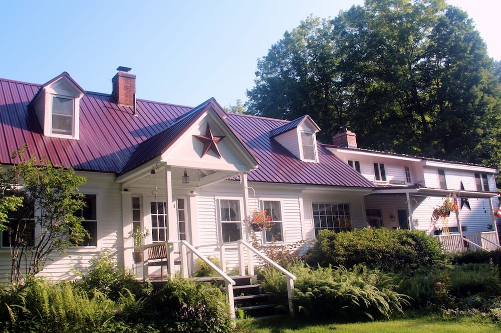 Buttonwood Inn on Mount Surprise - אינטרבאל - בניין