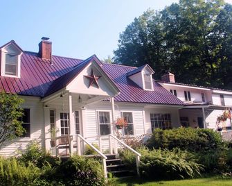 Buttonwood Inn on Mount Surprise - Intervale - Building