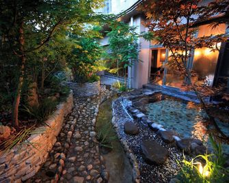 Hotel Kasuien - Ureshino - Outdoors view