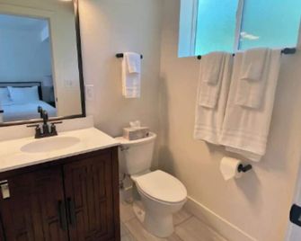 89 & Nine Motel - Mount Carmel Junction - Bathroom
