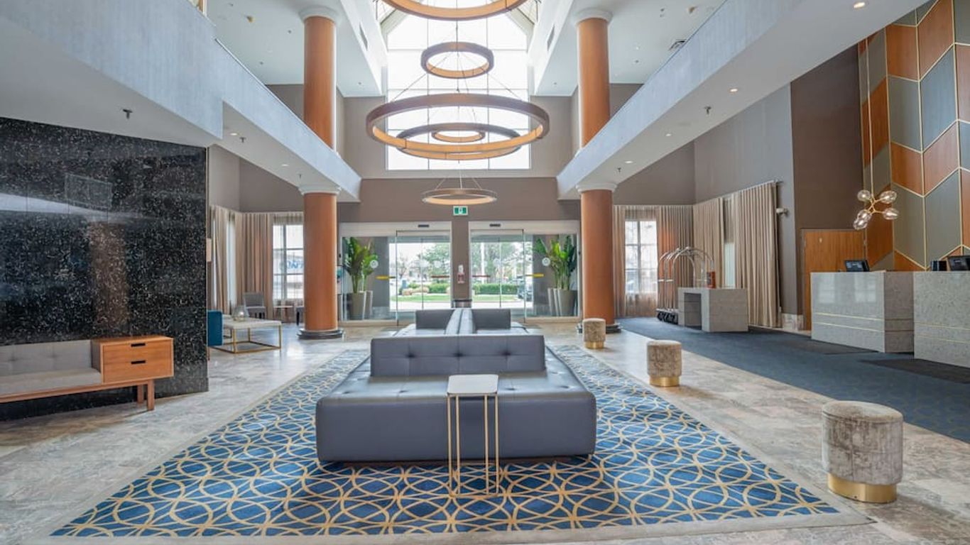 Sandman Signature Mississauga Hotel