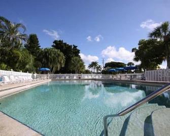 Gulfview Manor Resort - Fort Myers Beach - Pool