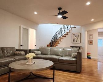 Historic Floral Park Oasis - Santa Ana - Wohnzimmer
