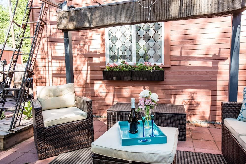 Welcoming cottage and artist's studio in the historic Old North End - كولورادو سبرينغز - شرفة مرصوفة