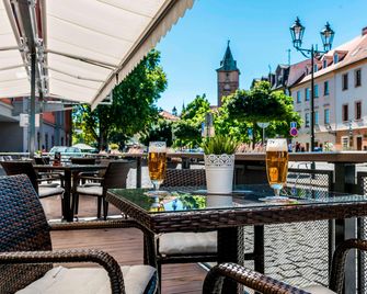 Courtyard by Marriott Pilsen - Plzeň - Patio