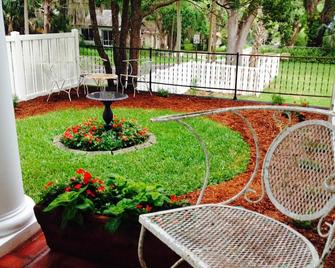 Spacious Beautiful Comfortable - Florida's Nature Coast! - Brooksville - Binnenhof