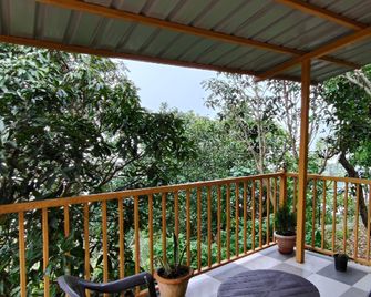 Lake Darshan Homestay - Bhimtal - Balkón