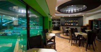 Hotel Centrum - Μπιντγκός - Bar