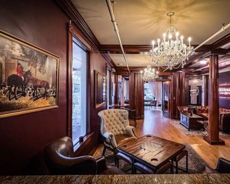 Deluxe Guestroom - 2 Queens · The Jefferson Inn Rm. 4 - Southern Pines - Lounge