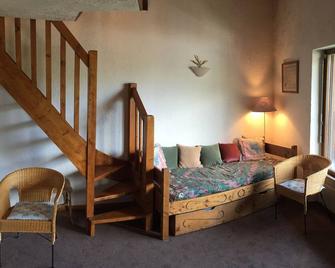 Apartment sleeps 6/7, in the heart of Les Houches, Chamonix Valley - Les Houches - Living room