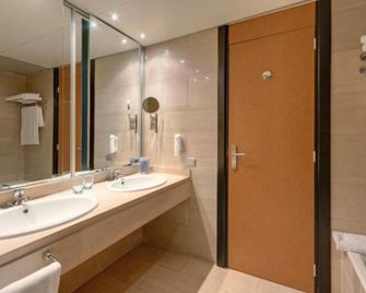 Hotel Ceuta Puerta de Africa - Ceuta - Bathroom