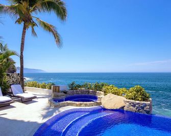 Spectacular Oceanfront Villa 6bd - Mismaloya - Pool