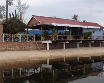 The River Lodge - Kampot - Gebäude