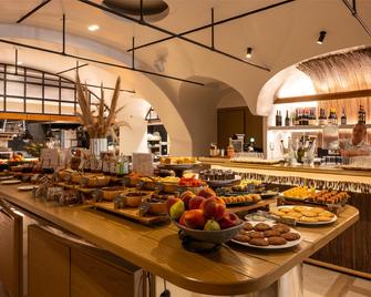 Radisson Blu Zaffron Resort, Santorini - Kamari - Salle à manger