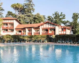 Residence Le Parc d'Arradoy - maeva Home - Uhart-Cize - Piscina