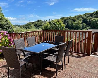 Glen Ard Holiday Home No 1 by Trident Holiday Homes - Dunmore East - Balcony