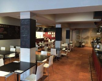 Star Bar Cafe & Hotel - Launceston - Restaurant