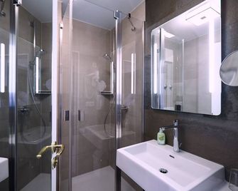 Hotel Alter Wirt - Hallbergmoos - Bad